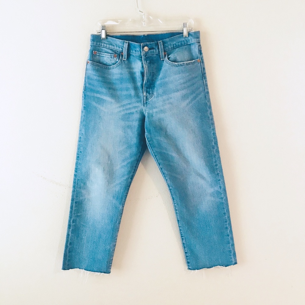Levis Wedgie High Waist Straight Frayed hem jeans
